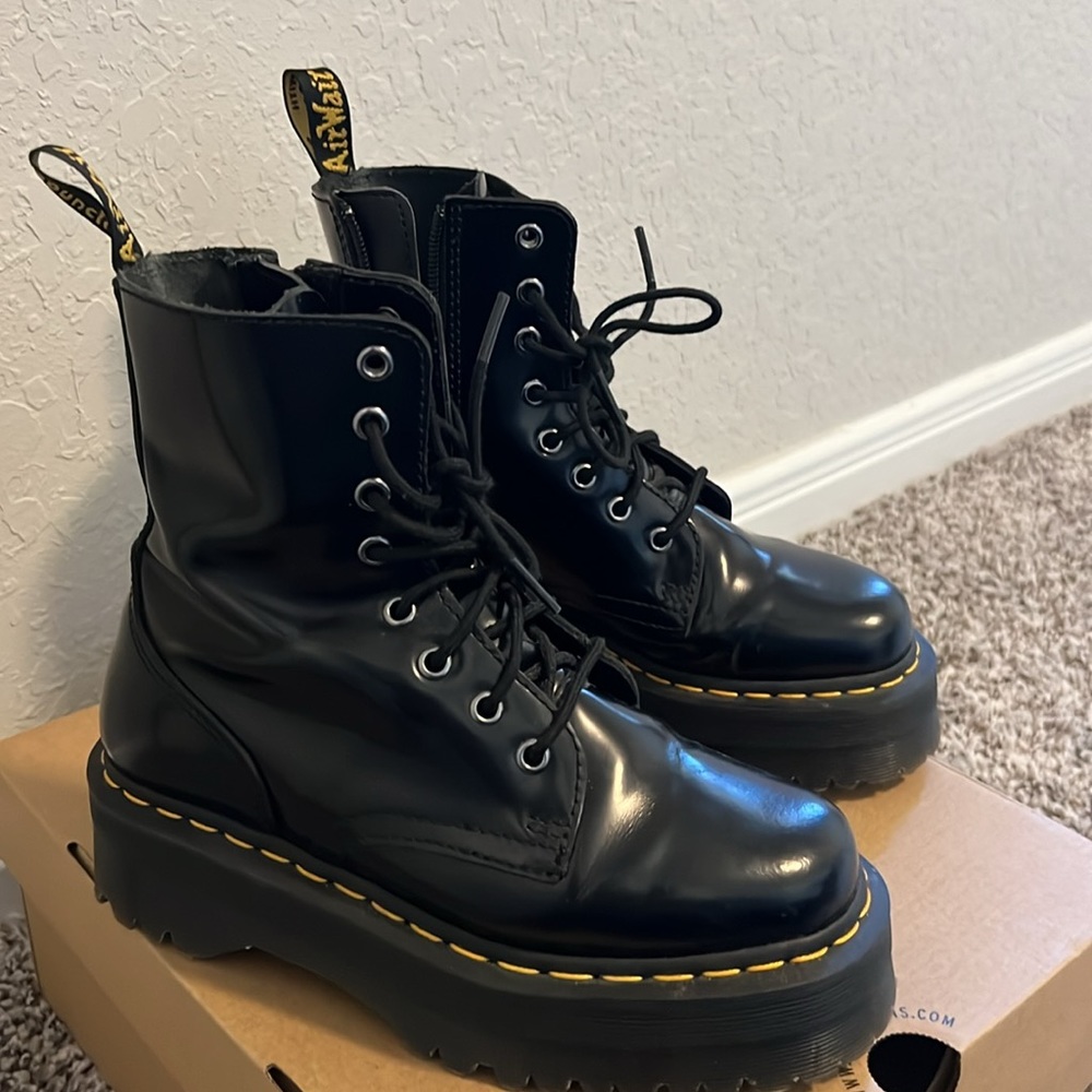 Dr. Martens - JADON BOOT SMOOTH LEATHER PLATFORMS